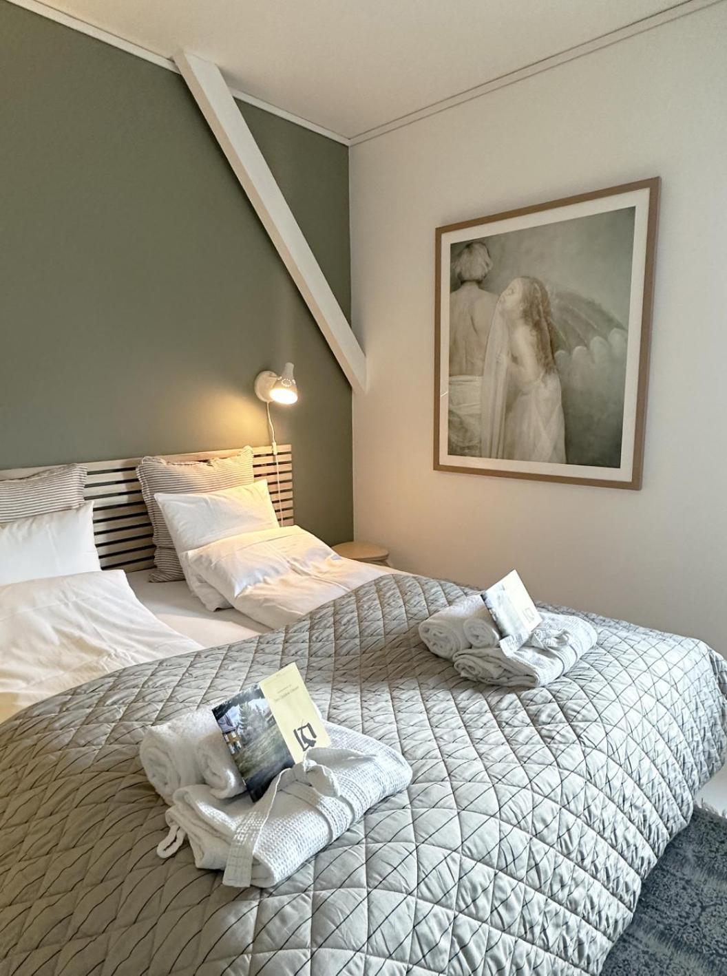 Saga, Et Unikt, Sjarmerende Badehotell Med Fa Rom, Sauna Og Badebrygge - Inderoy Straumen  Dış mekan fotoğraf